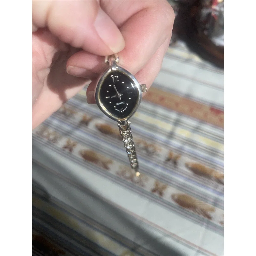 Vintage AVON Watch With Jeweled Band NEW Battery.‎ Works